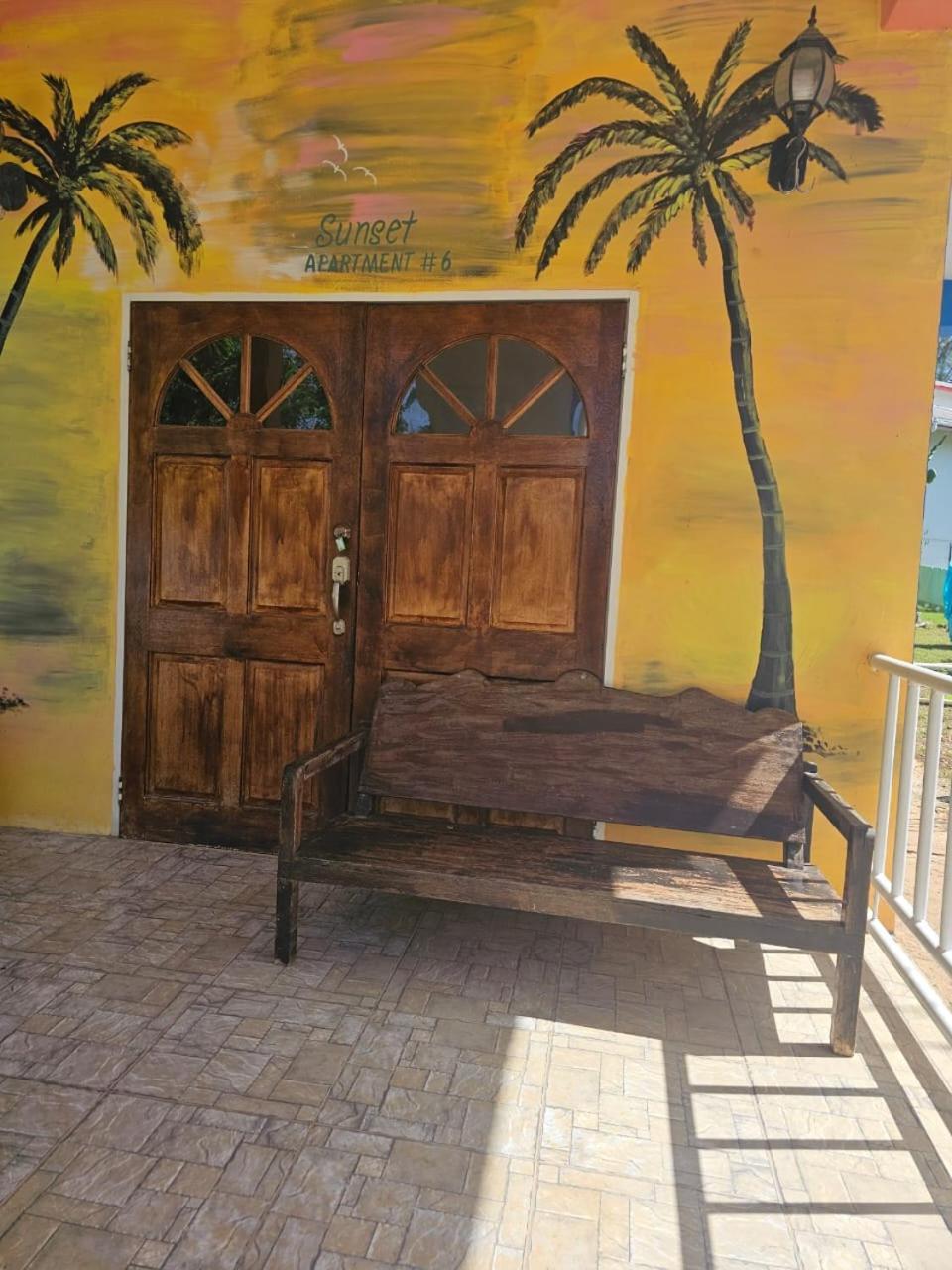 Fish Tobago Guesthouse Or Joy And Brandon Guesthouse Buccoo 객실 사진