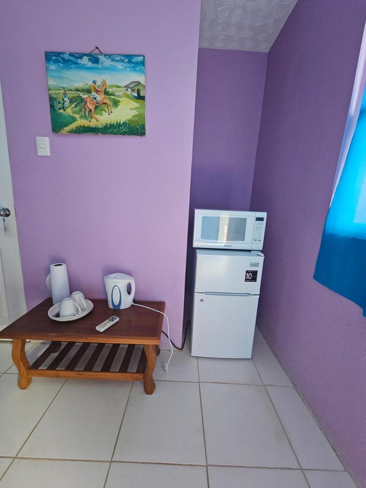 Fish Tobago Guesthouse Or Joy And Brandon Guesthouse Buccoo 객실 사진