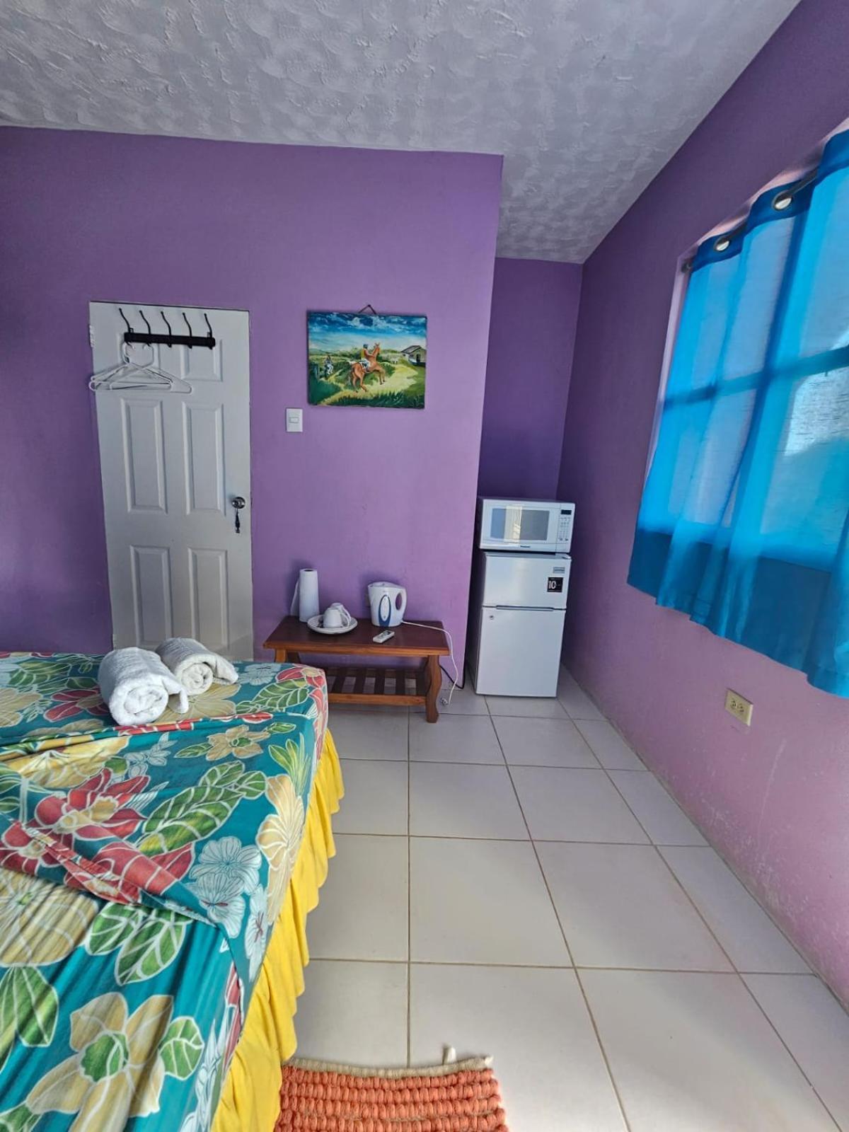 Fish Tobago Guesthouse Or Joy And Brandon Guesthouse Buccoo 객실 사진